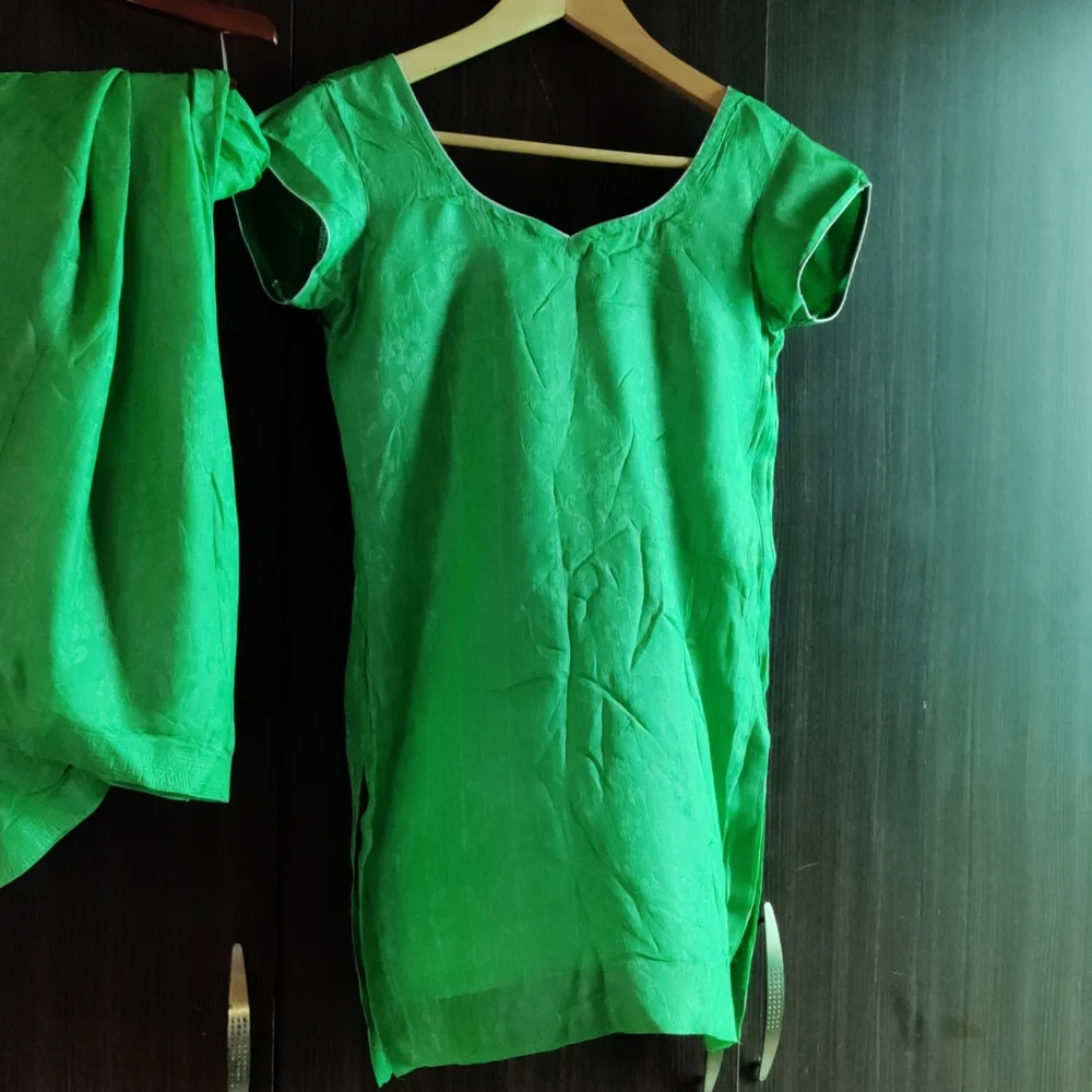 Pure Silk Patiala Suit - Picture 2 of 6